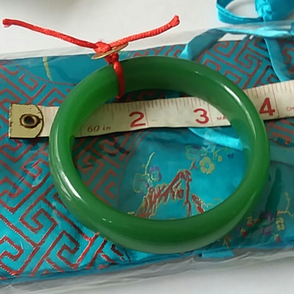 new items gorgeous green jade bangle bracelet